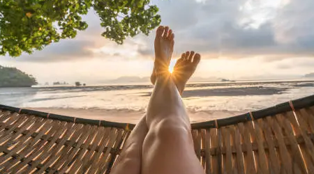 Health Benefits of Grounding at the Beach - Realyou Earthing